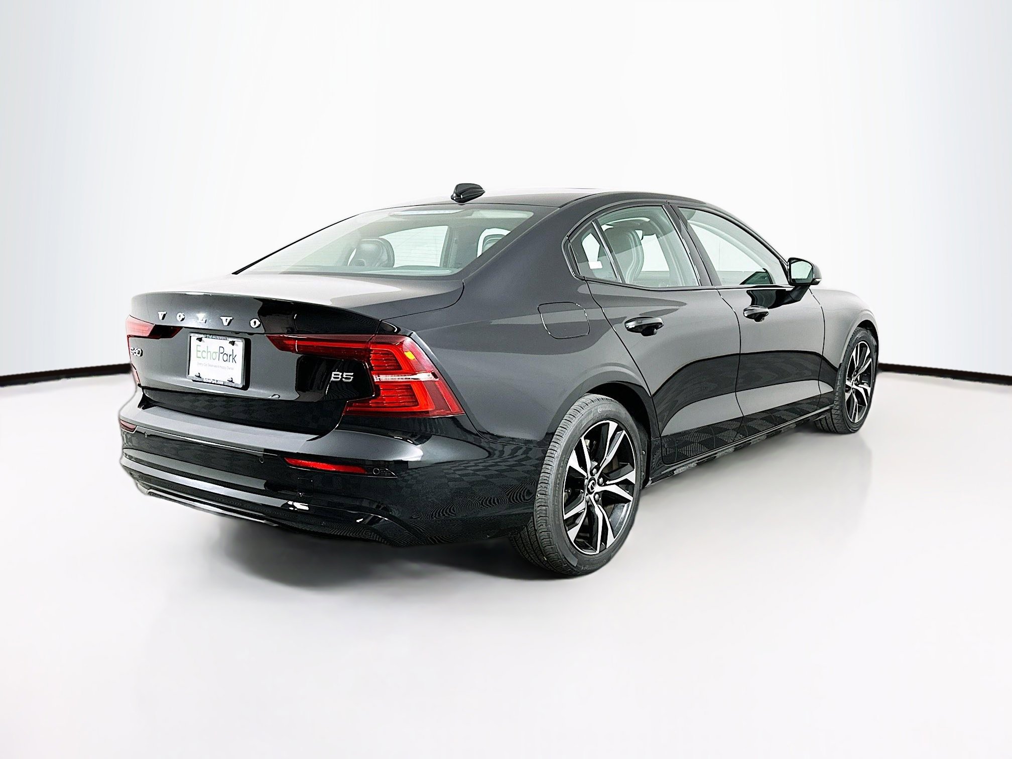 Used 2024 Volvo S60 B5 Core FWD image 9