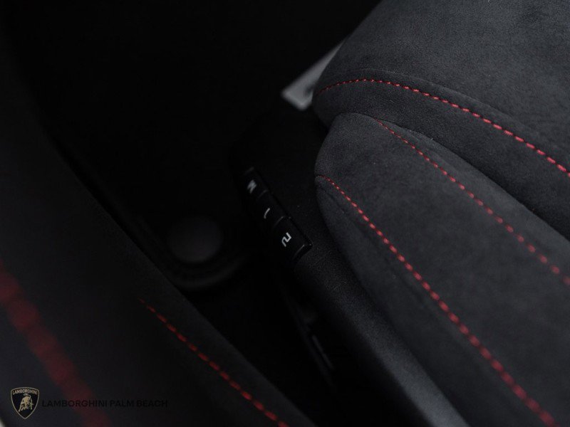 Used 2021 McLaren 720S Luxury image 36