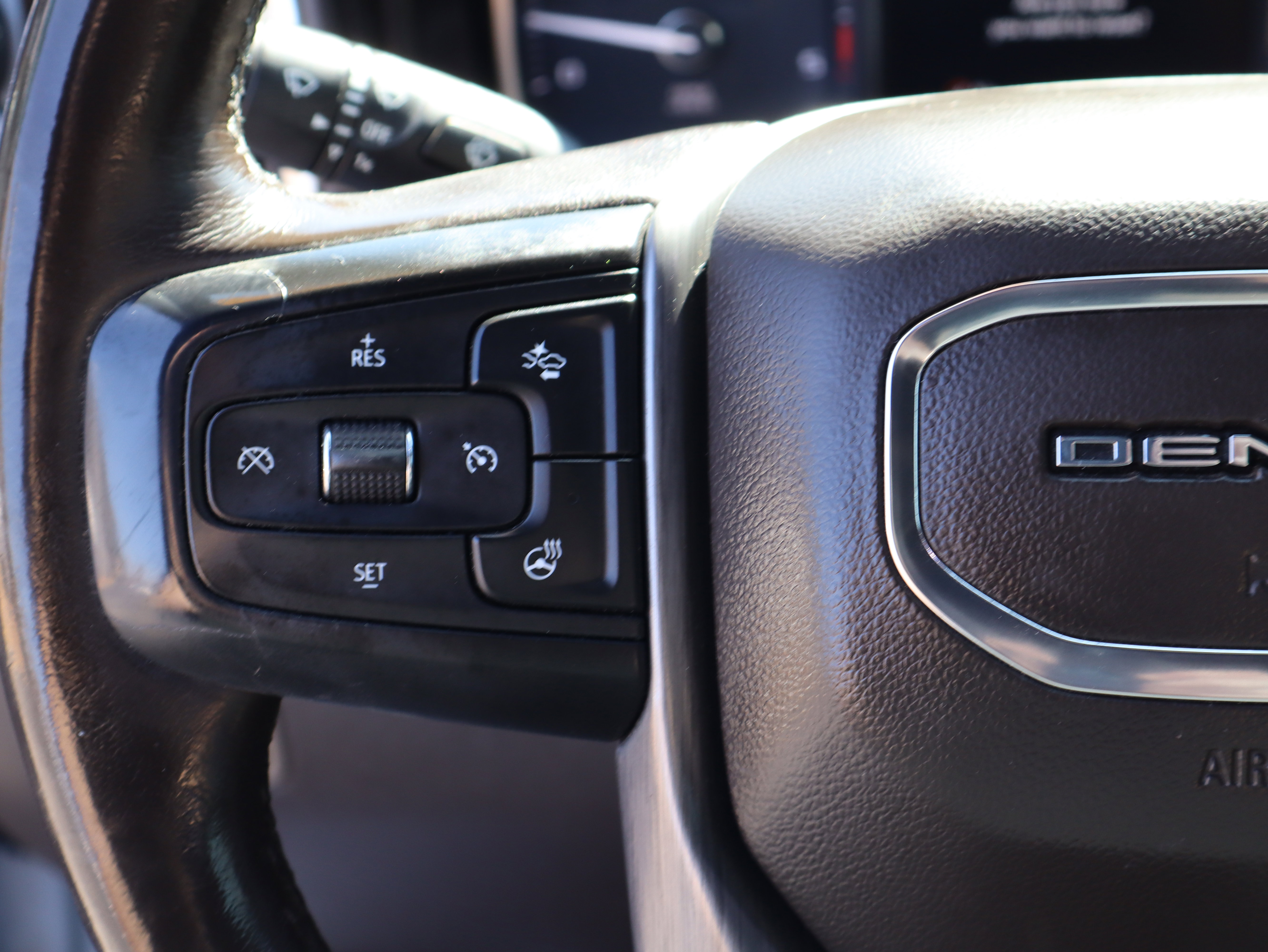 Used 2021 GMC Sierra 2500 Denali w/ Denali Ultimate Package image 23