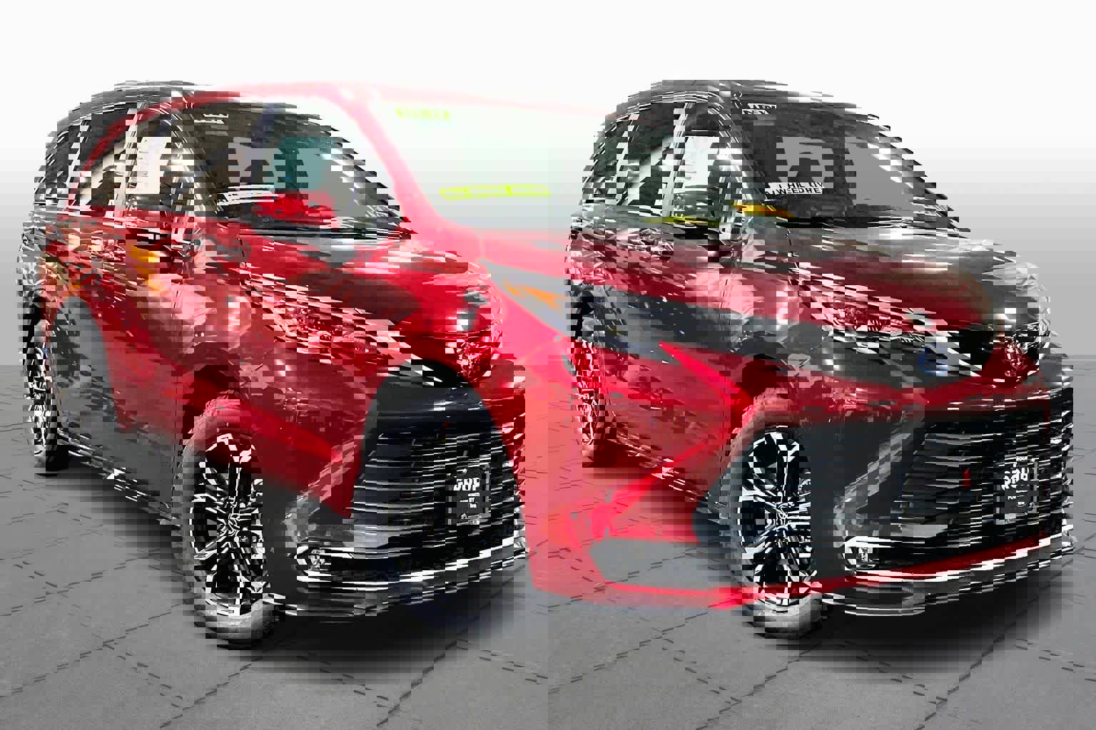 New 2025 Toyota Sienna Platinum image 2