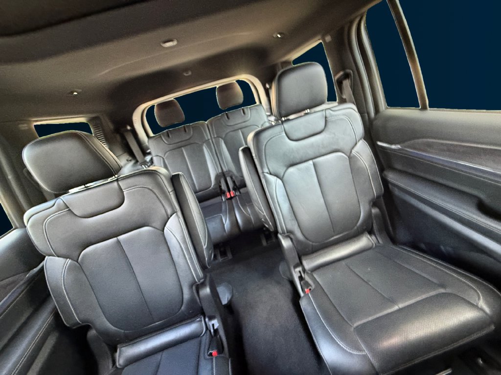 Used 2023 Jeep Grand Cherokee L Overland AWD/4WD image 18