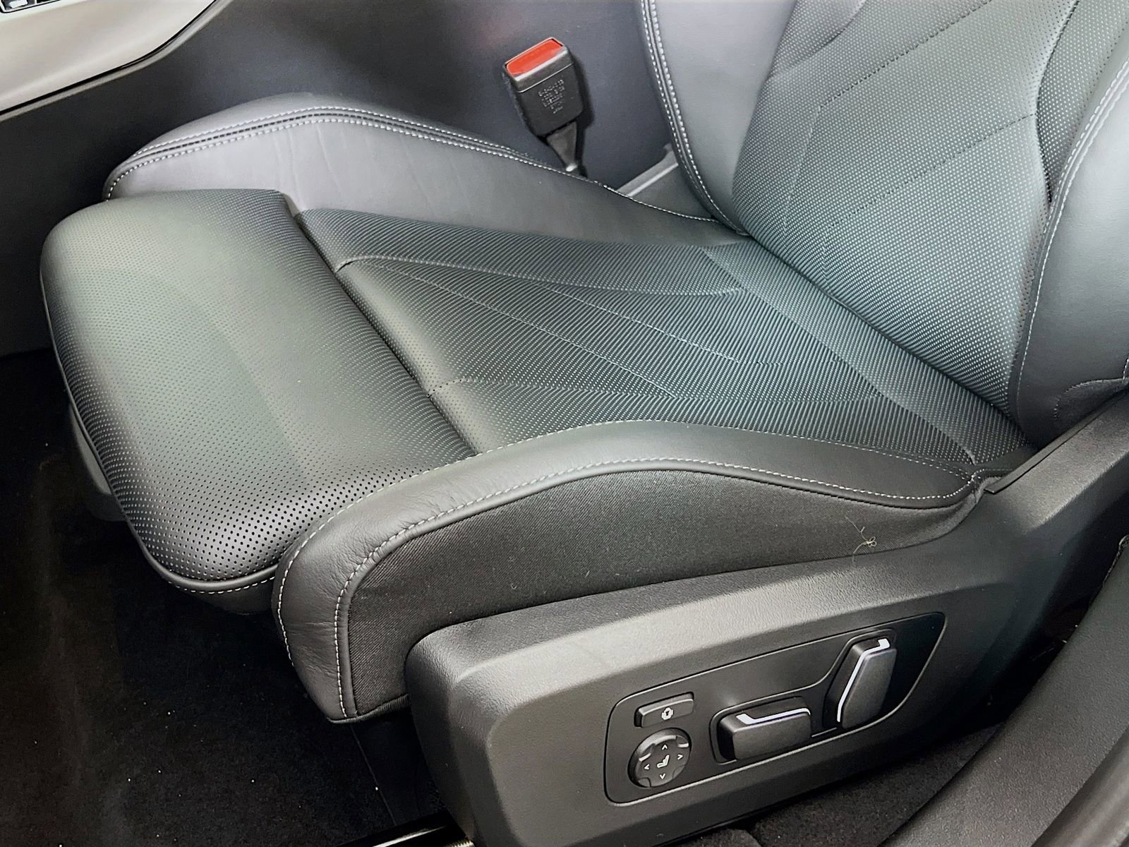 New 2025 BMW X3 xDrive30i w/ Premium Package image 22