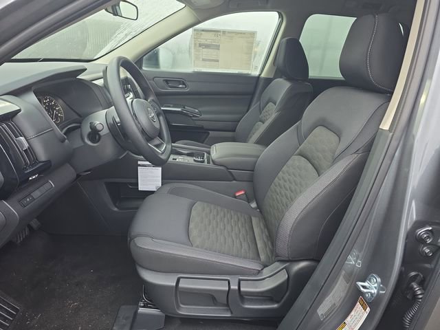 New 2025 Nissan Pathfinder S image 15