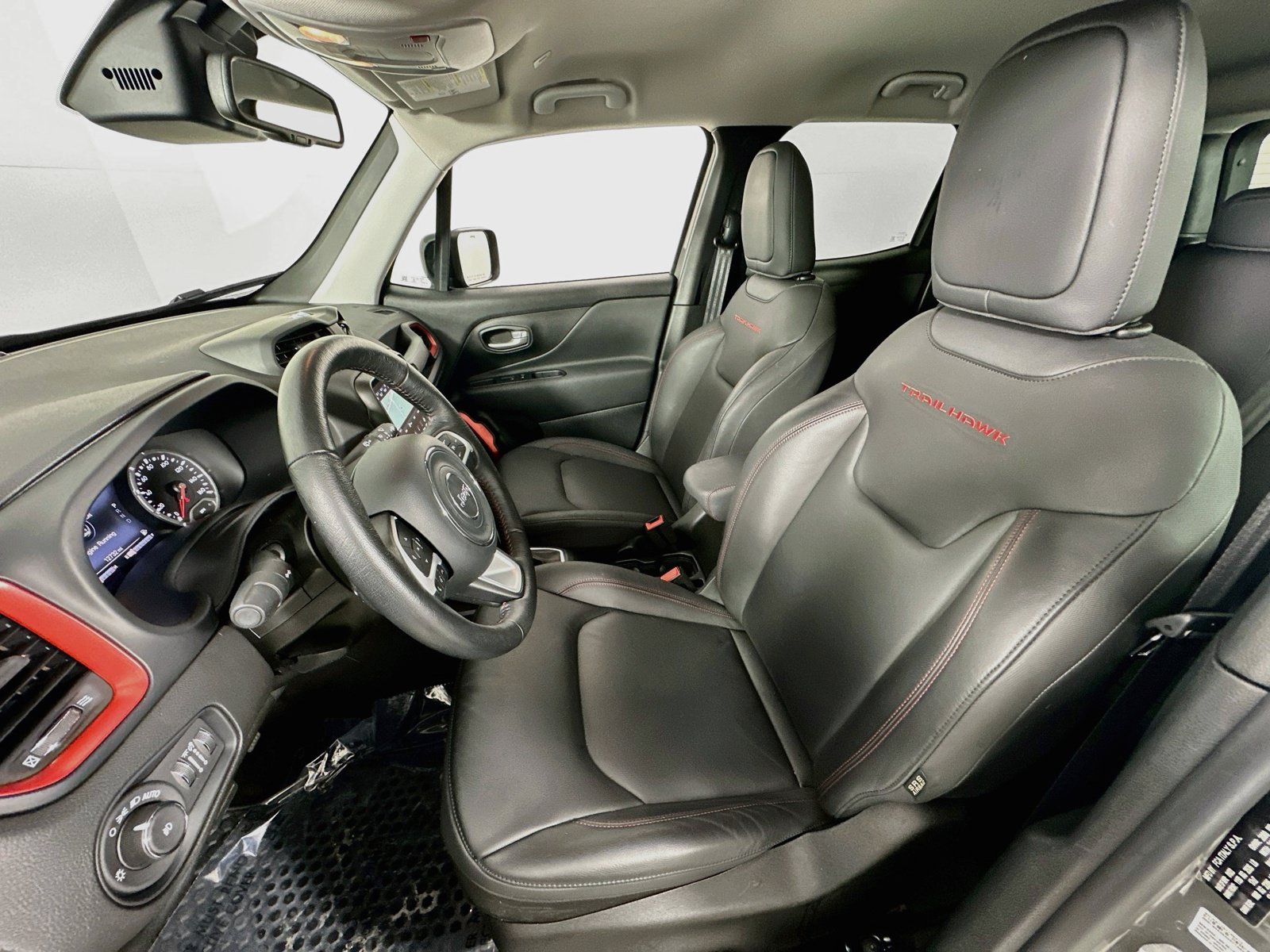 Used 2023 Jeep Renegade Trailhawk w/ Trailhawk Elite Group AWD/4WD image 21
