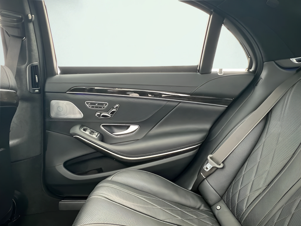 Used 2015 Mercedes-Benz S 63 AMG 4MATIC Sedan image 21