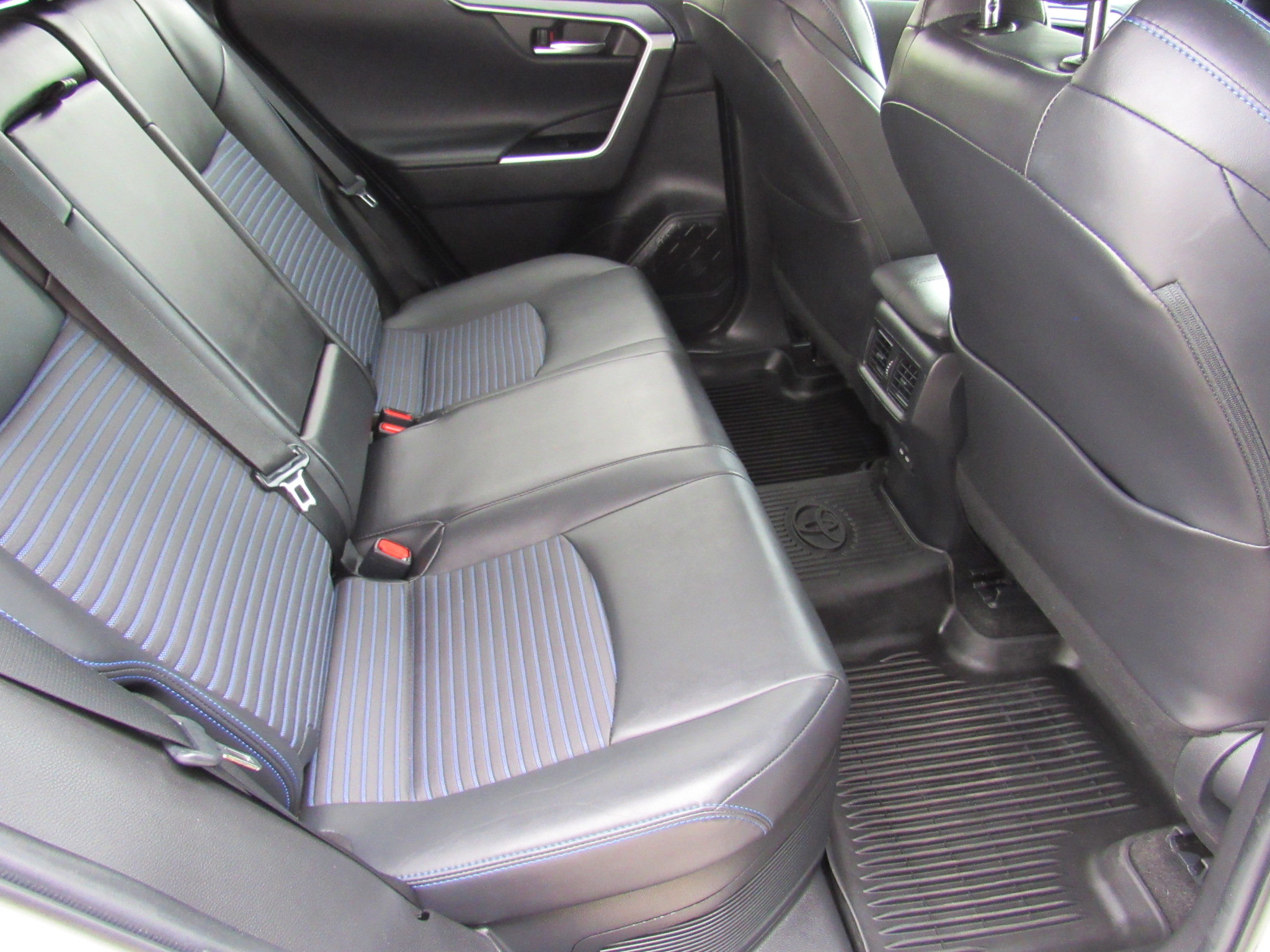 Used 2022 Toyota RAV4 XSE AWD/4WD image 33