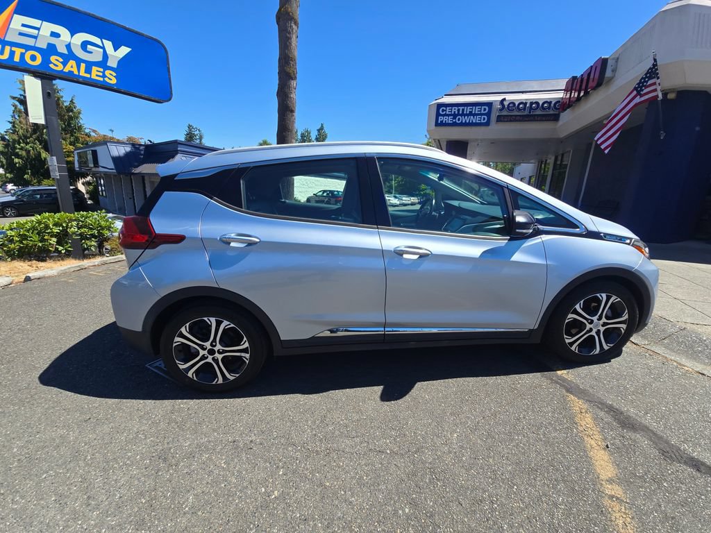 Used 2017 Chevrolet Bolt Premier w/ Driver Confidence II Package FWD image 8