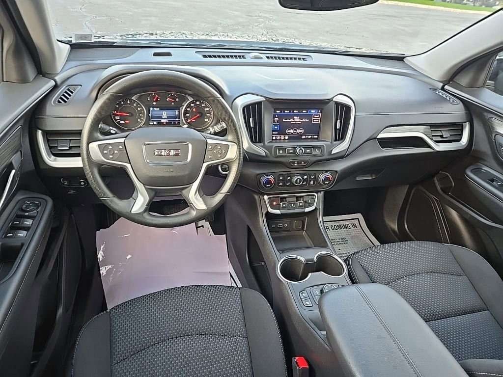Used 2024 GMC Terrain SLE w/ Driver Convenience Package image 16