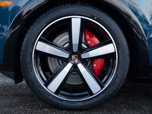 New 2026 Porsche Cayenne GTS image 12