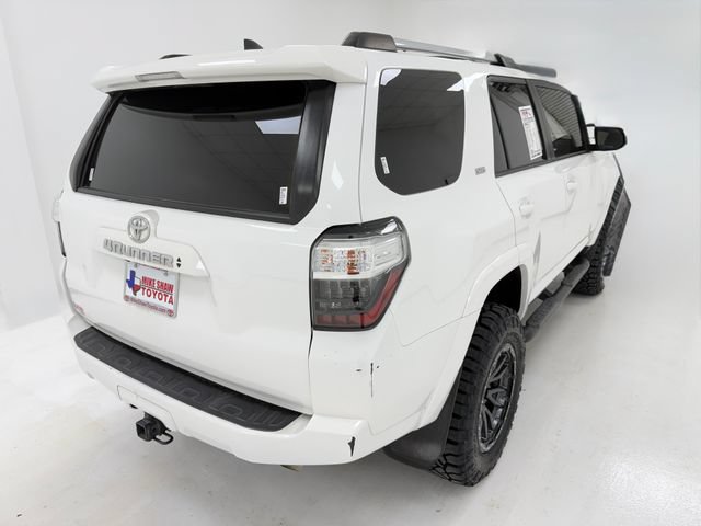 Used 2023 Toyota 4Runner SR5 AWD/4WD image 40