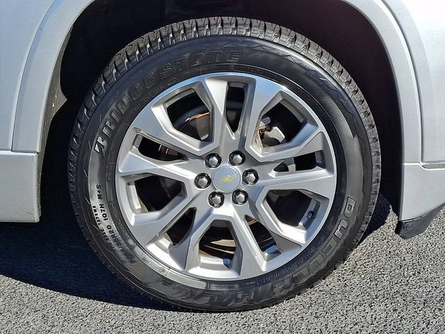 Used 2019 Chevrolet Traverse Premier w/ LPO, Blackout Package AWD/4WD image 11