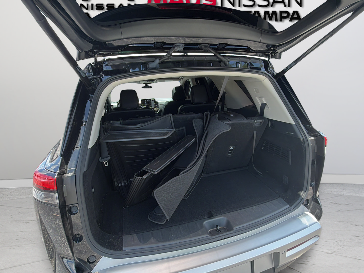 Certified 2025 Nissan Pathfinder SL w/ SL Premium Package FWD image 37