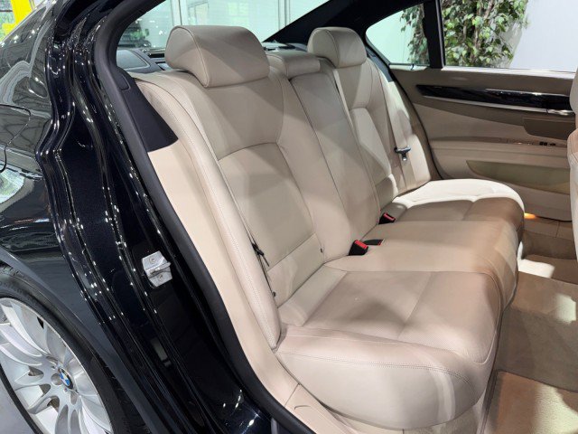 Used 2014 BMW 750i RWD image 60