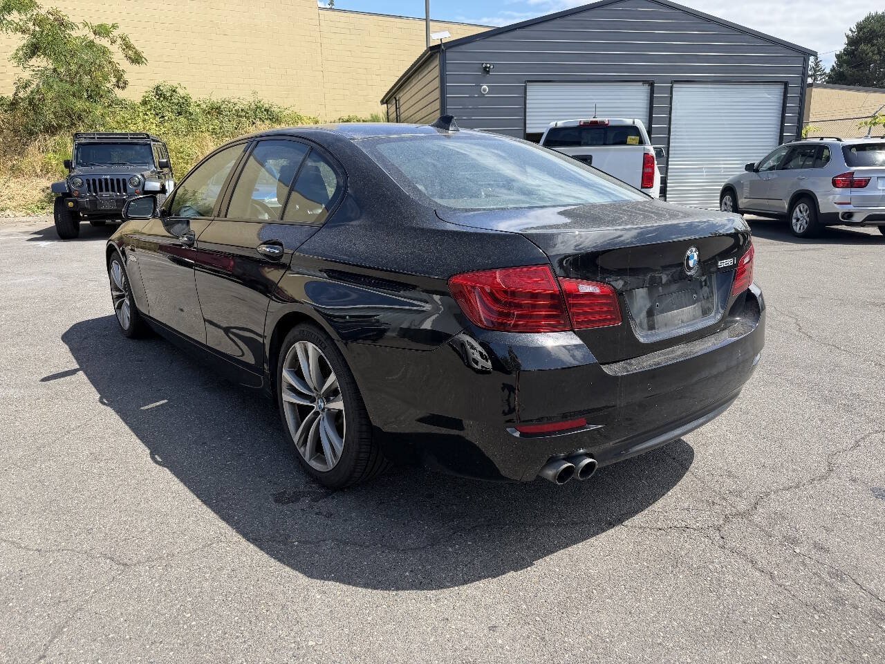 Used 2016 BMW 528i xDrive Sedan AWD/4WD image 2
