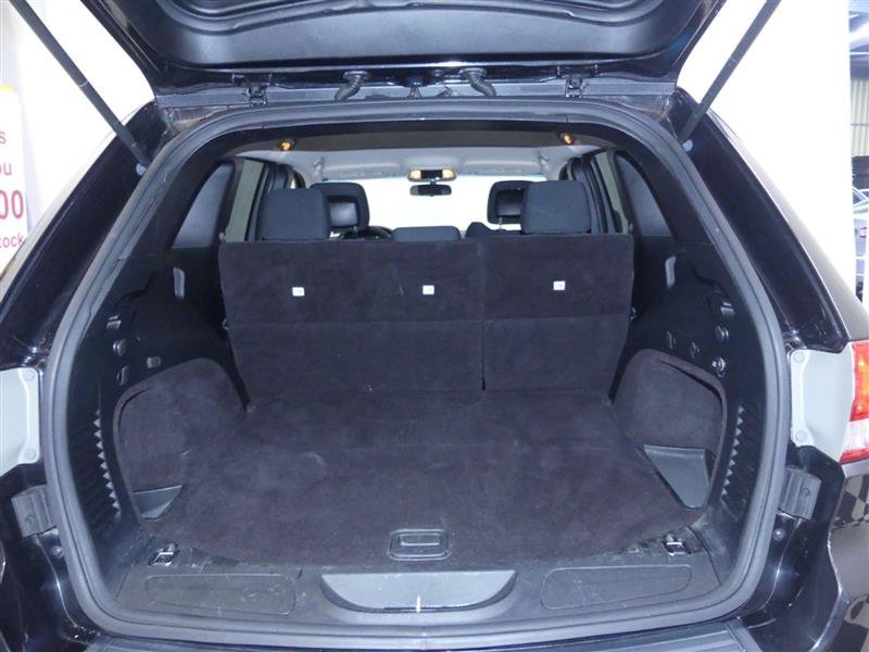 Used 2013 Jeep Grand Cherokee Laredo AWD/4WD image 23
