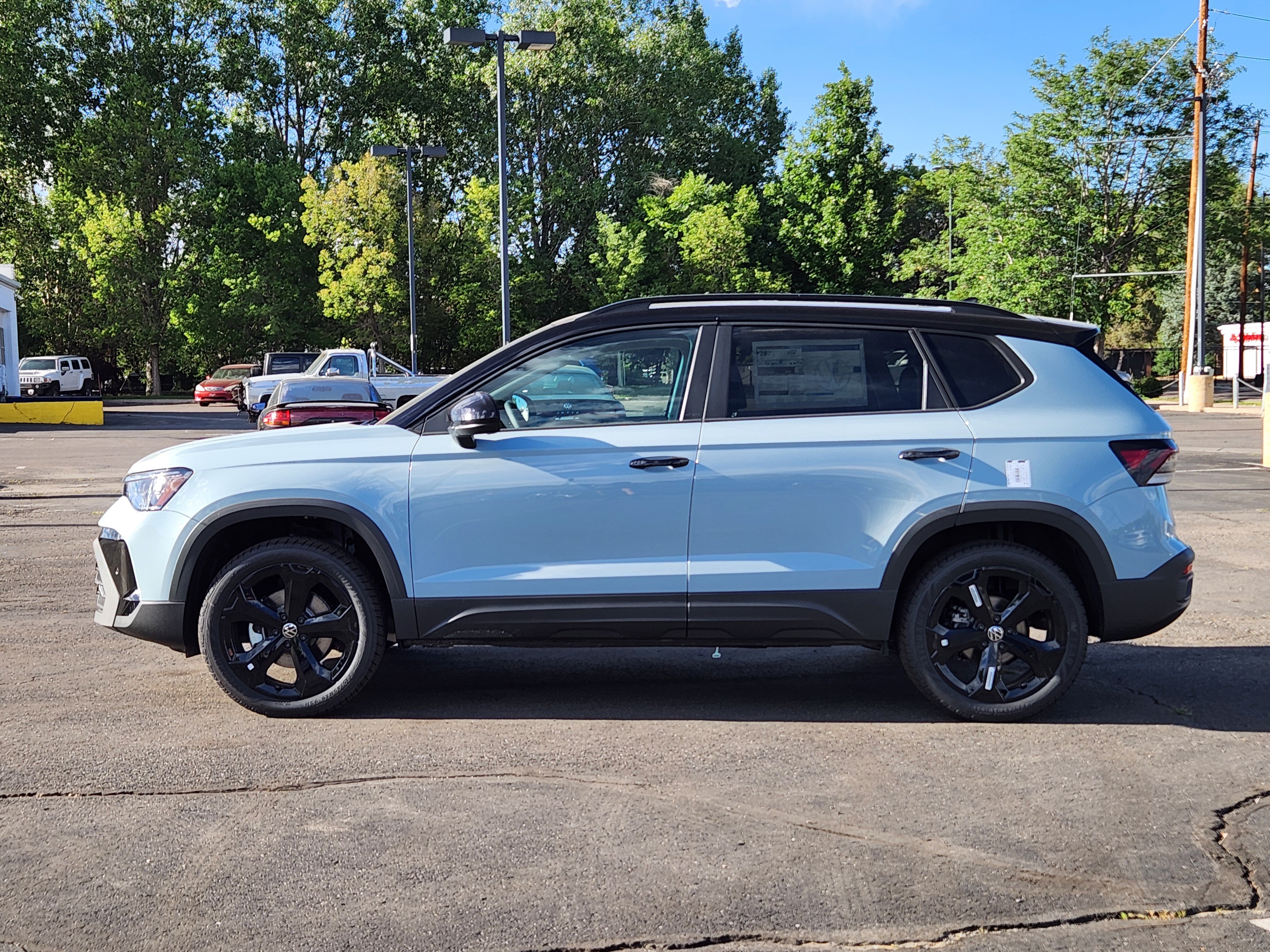 New 2026 Volkswagen Taos SE AWD/4WD image 3