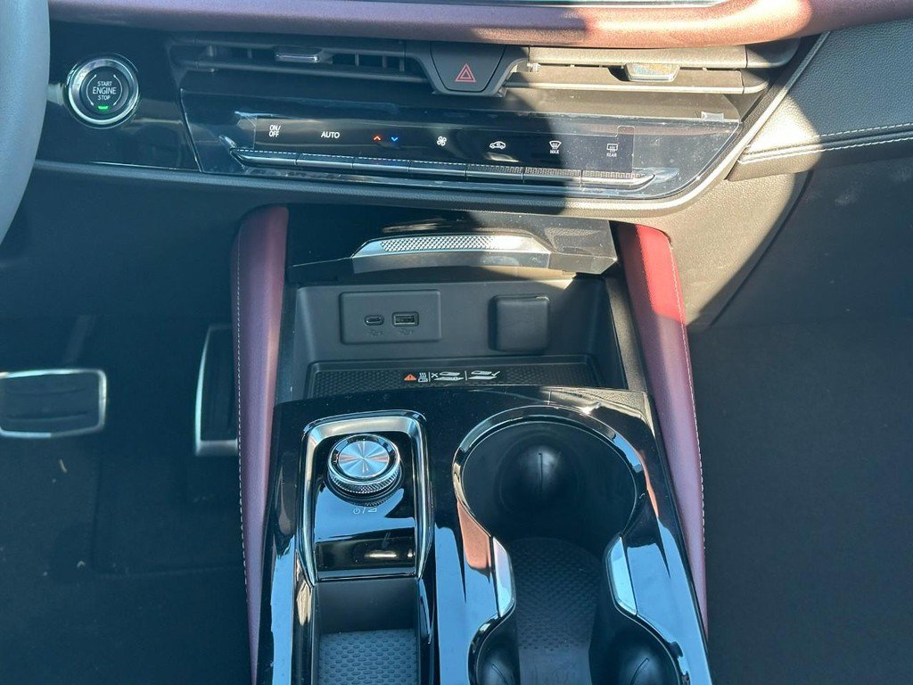 New 2025 Buick Envision Sport Touring image 9