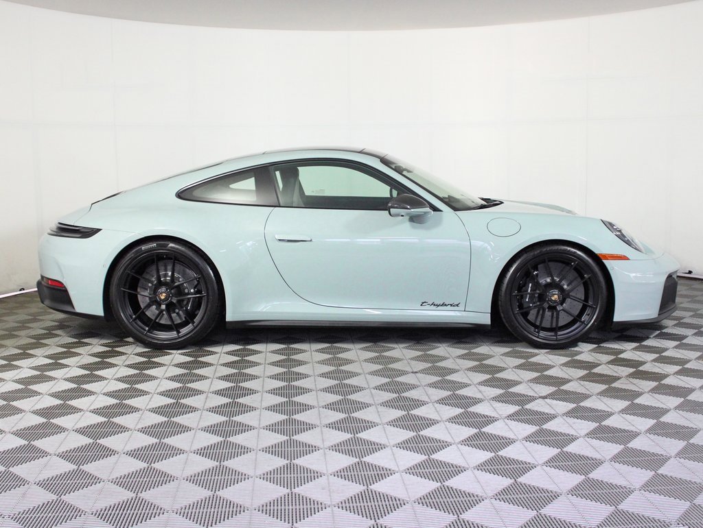 Used 2025 Porsche 911 Carrera 4 GTS image 8