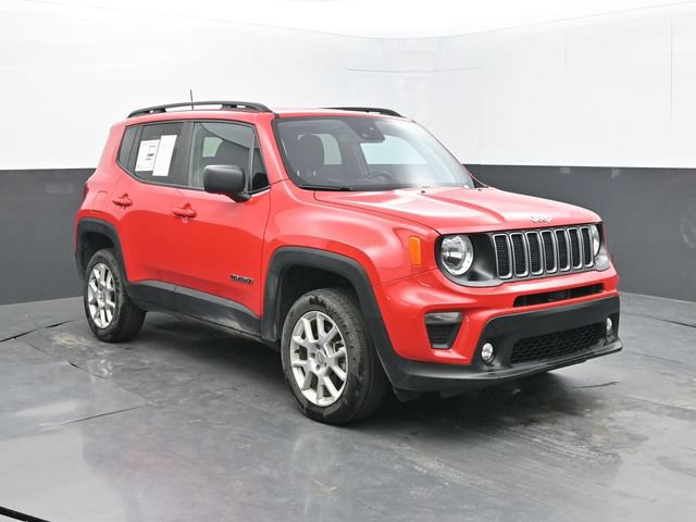 Used 2023 Jeep Renegade Latitude w/ Premium Group AWD/4WD image 7