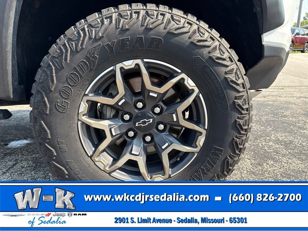 Used 2024 Chevrolet Colorado ZR2 AWD/4WD image 5