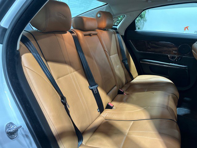 Used 2016 Jaguar XJ R-Sport RWD image 51