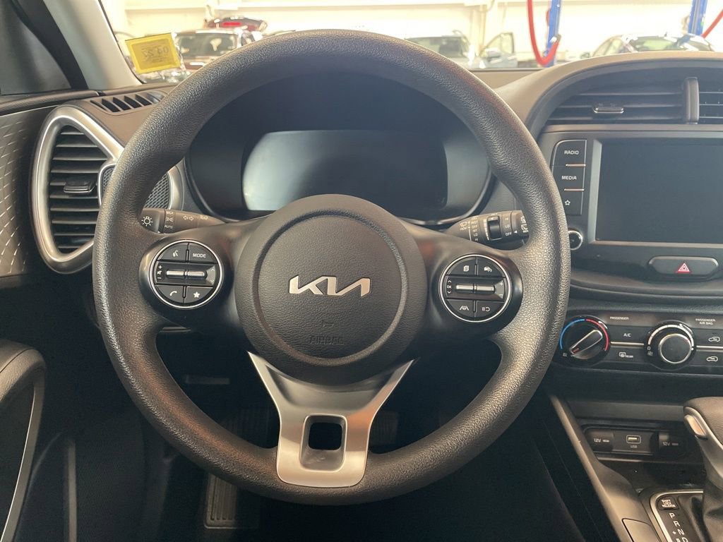 Certified 2023 Kia Soul LX FWD image 8