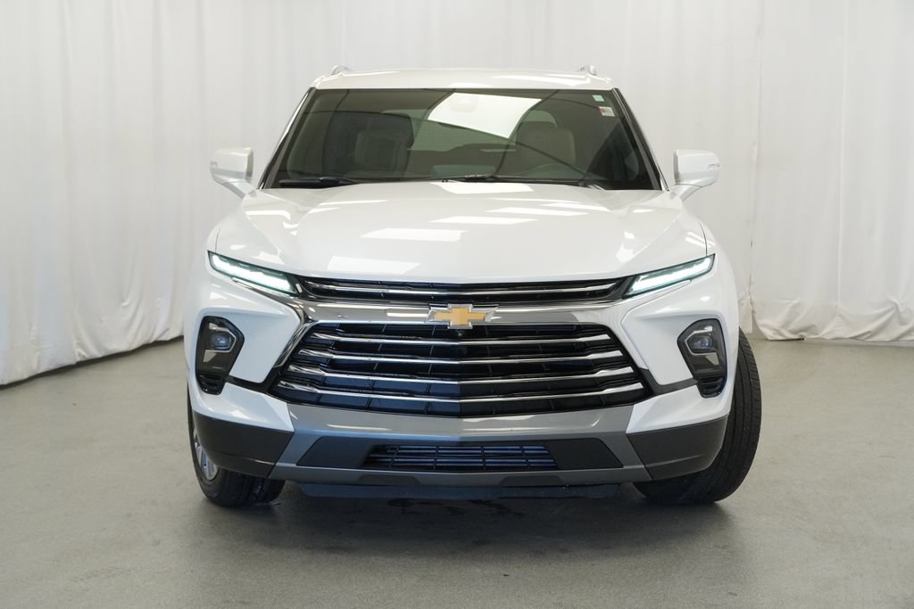 Used 2025 Chevrolet Blazer Premier w/ Driver Confidence II Package AWD/4WD image 3