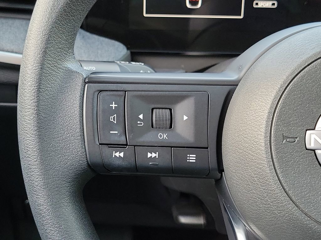 Certified 2025 Nissan Kicks SV image 5