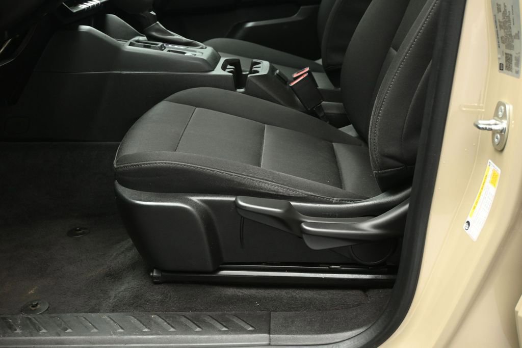 Used 2023 Chevrolet Colorado W/T RWD image 11