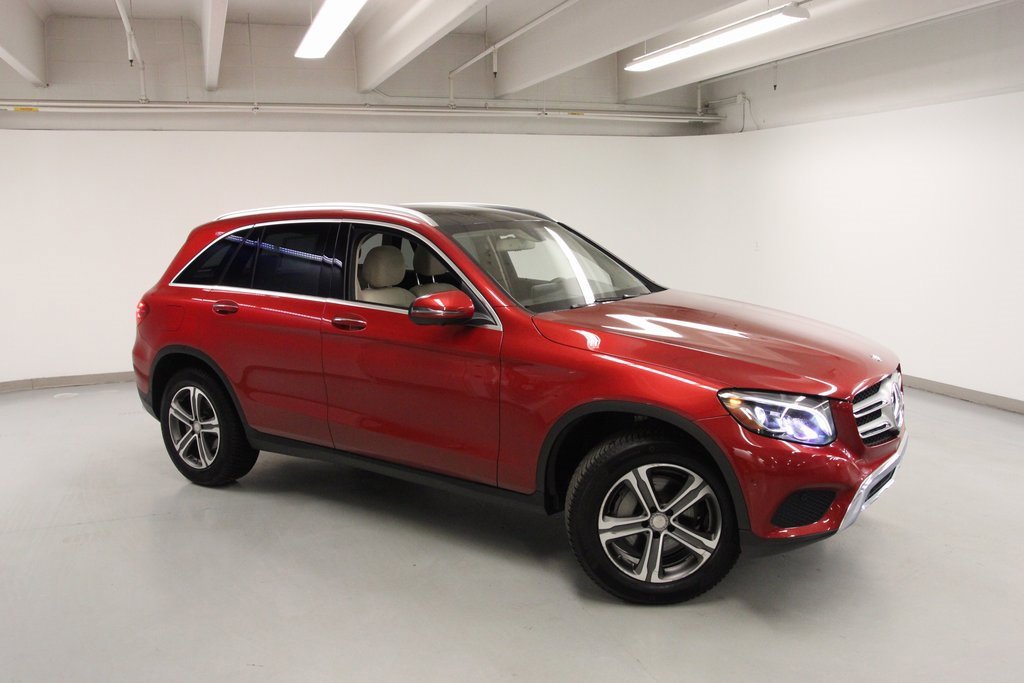 Used 2017 Mercedes-Benz GLC 300 4MATIC image 4