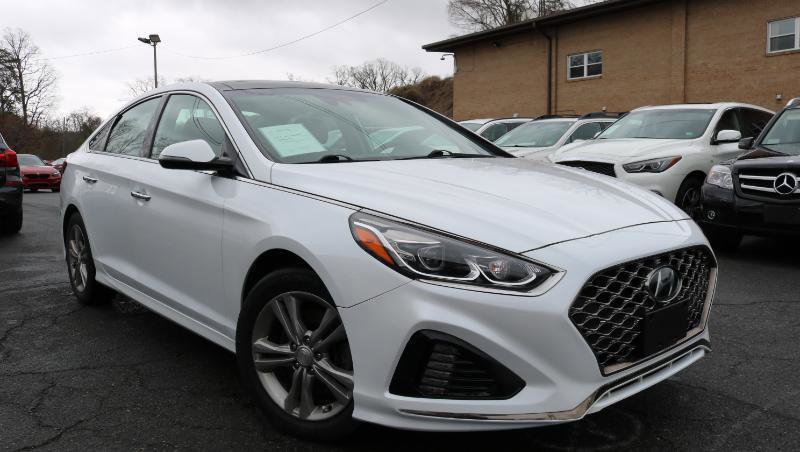Used 2019 Hyundai Sonata Limited w/ Ultimate Package 04 FWD image 3