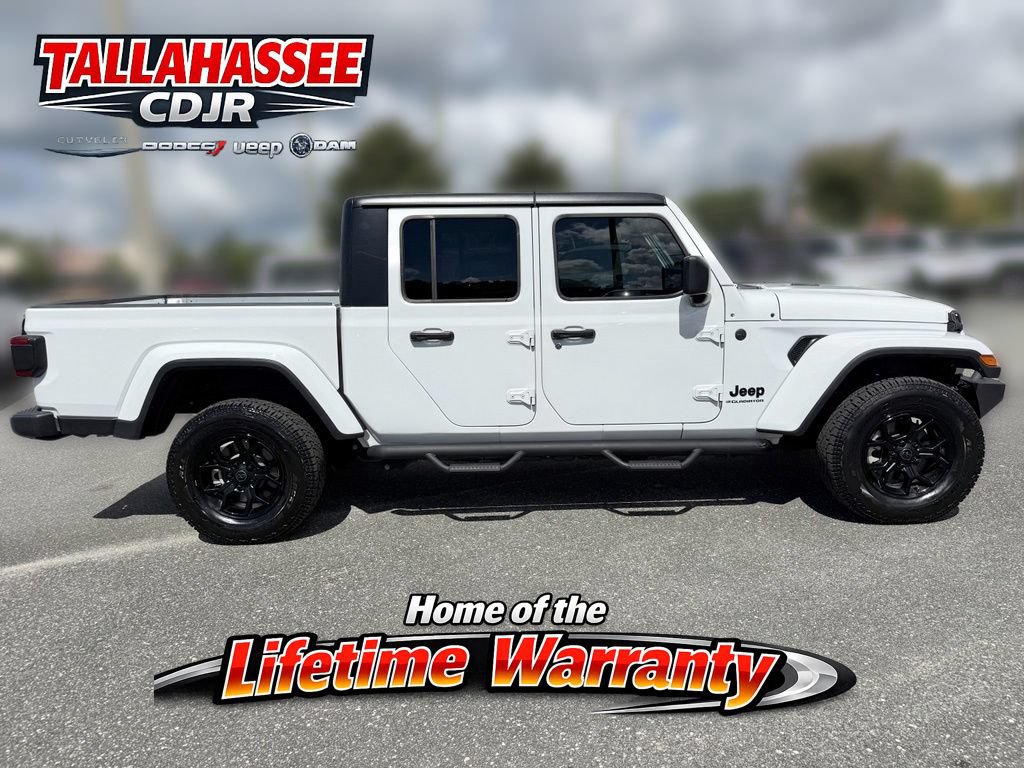 Used 2025 Jeep Gladiator Sport AWD/4WD image 2