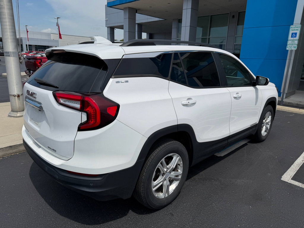 Used 2023 GMC Terrain SLE w/ Driver Convenience Package AWD/4WD image 5