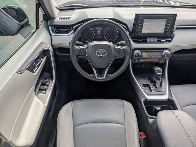 Used 2019 Toyota RAV4 XLE Premium image 17