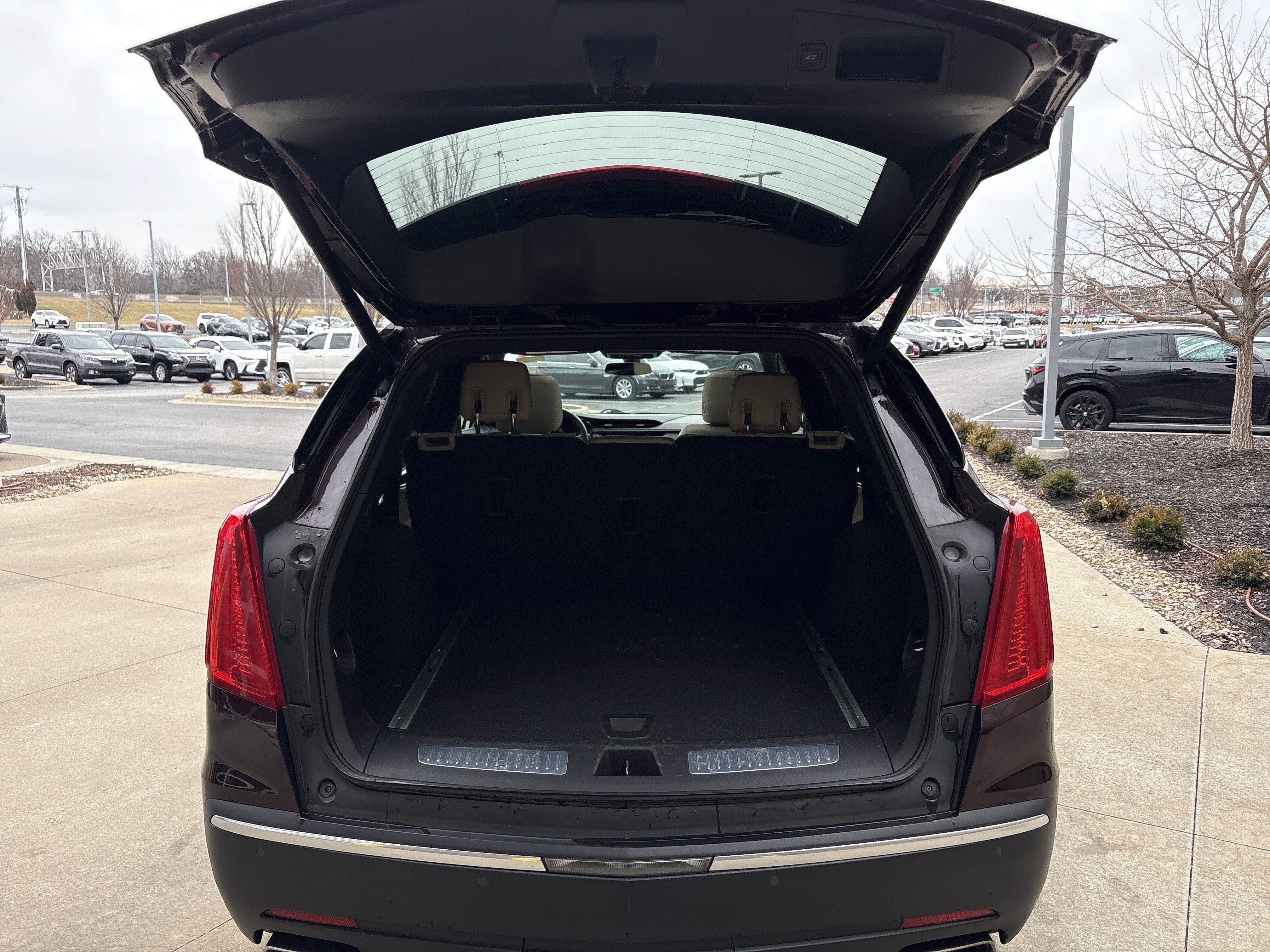 Used 2017 Cadillac XT5 Luxury image 31