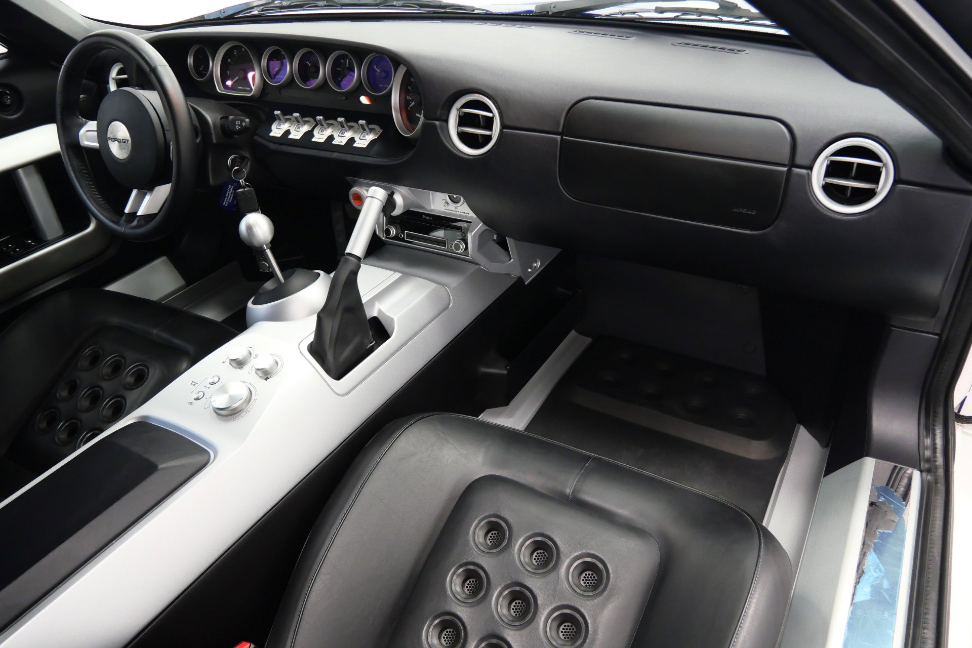 Used 2005 Ford GT image 13