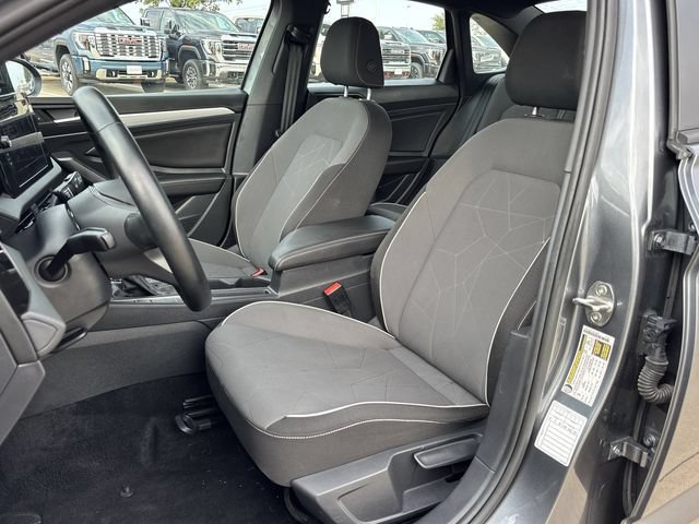 Used 2025 Volkswagen Jetta Sport FWD image 21