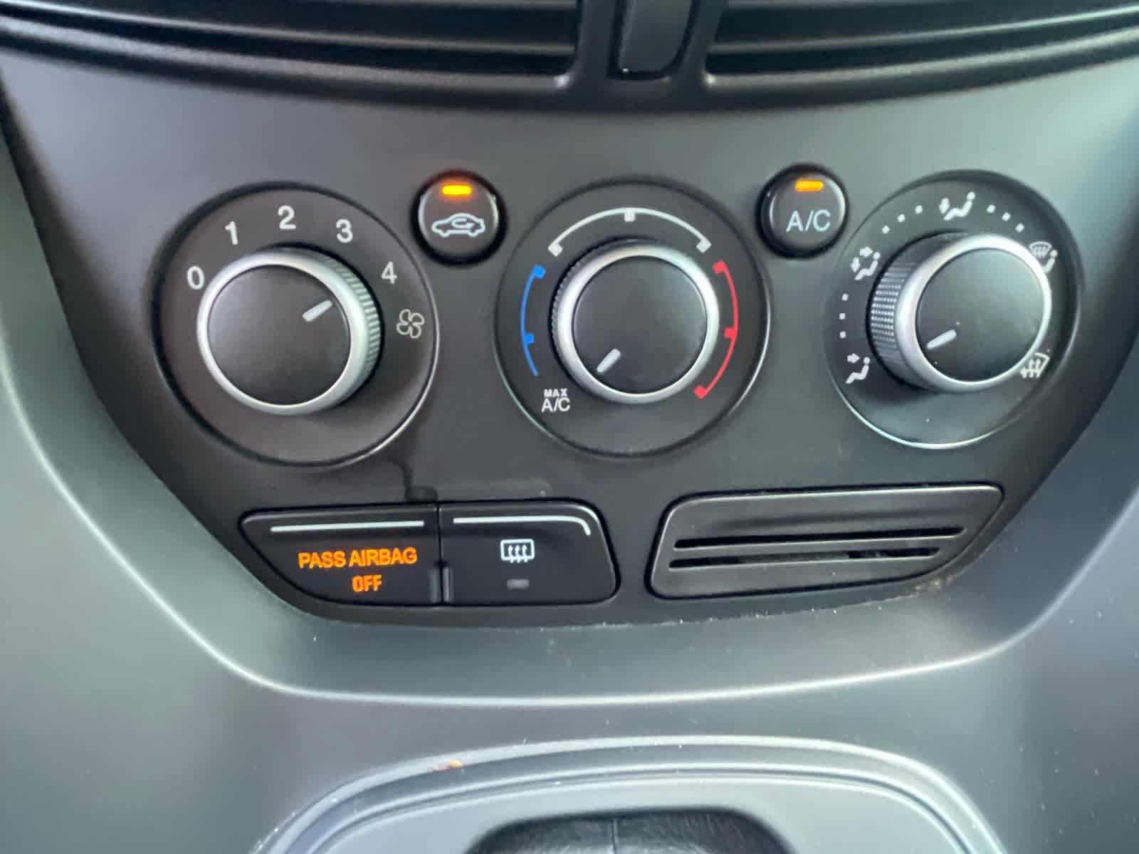 Used 2016 Ford Escape SE AWD/4WD image 19