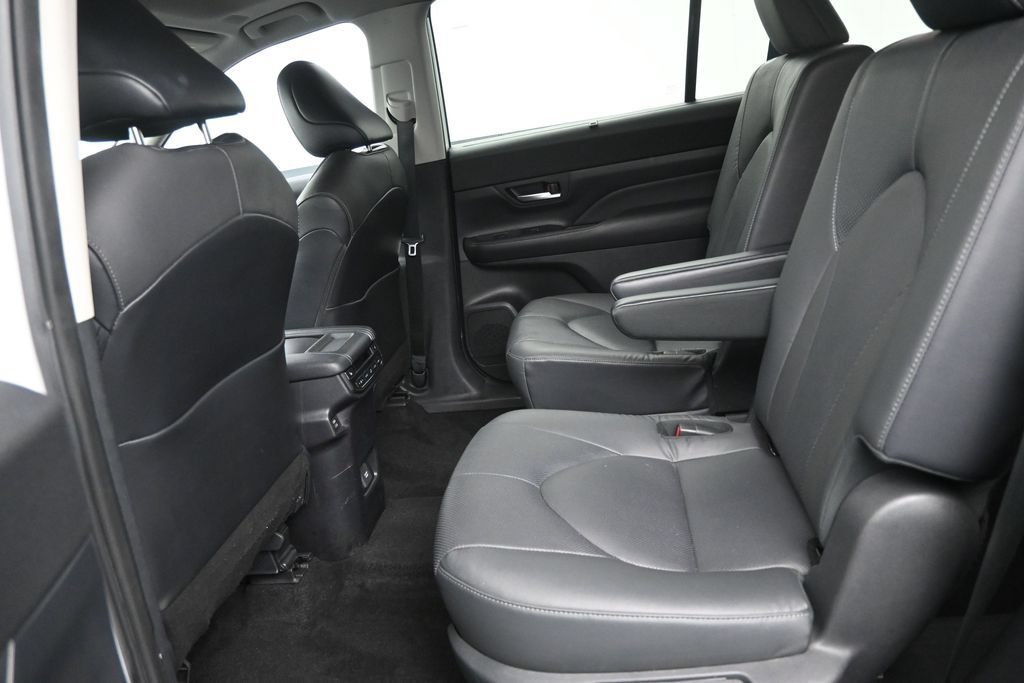 Used 2024 Toyota Grand Highlander AWD Hybrid image 14