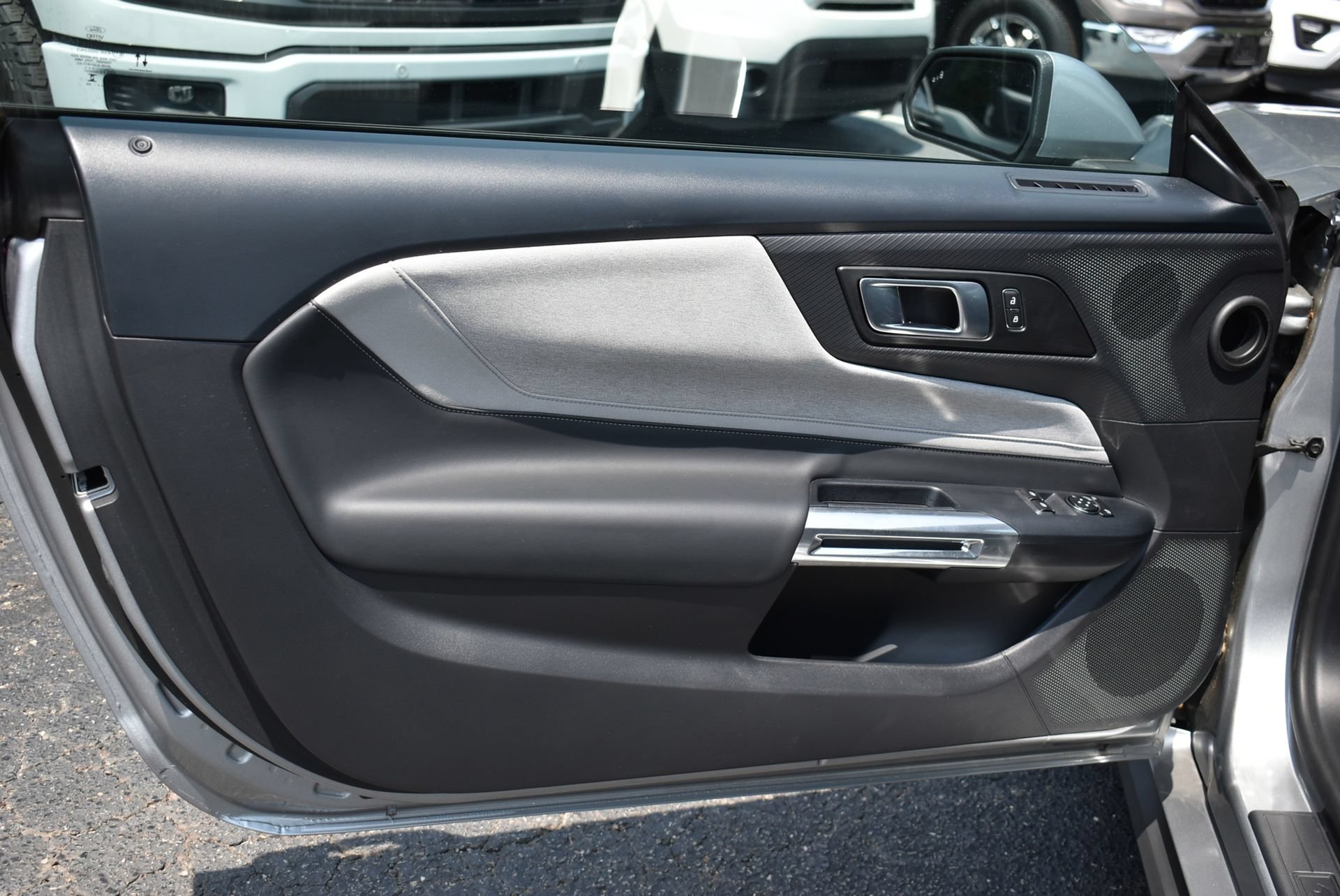 Used 2024 Ford Mustang GT RWD image 11