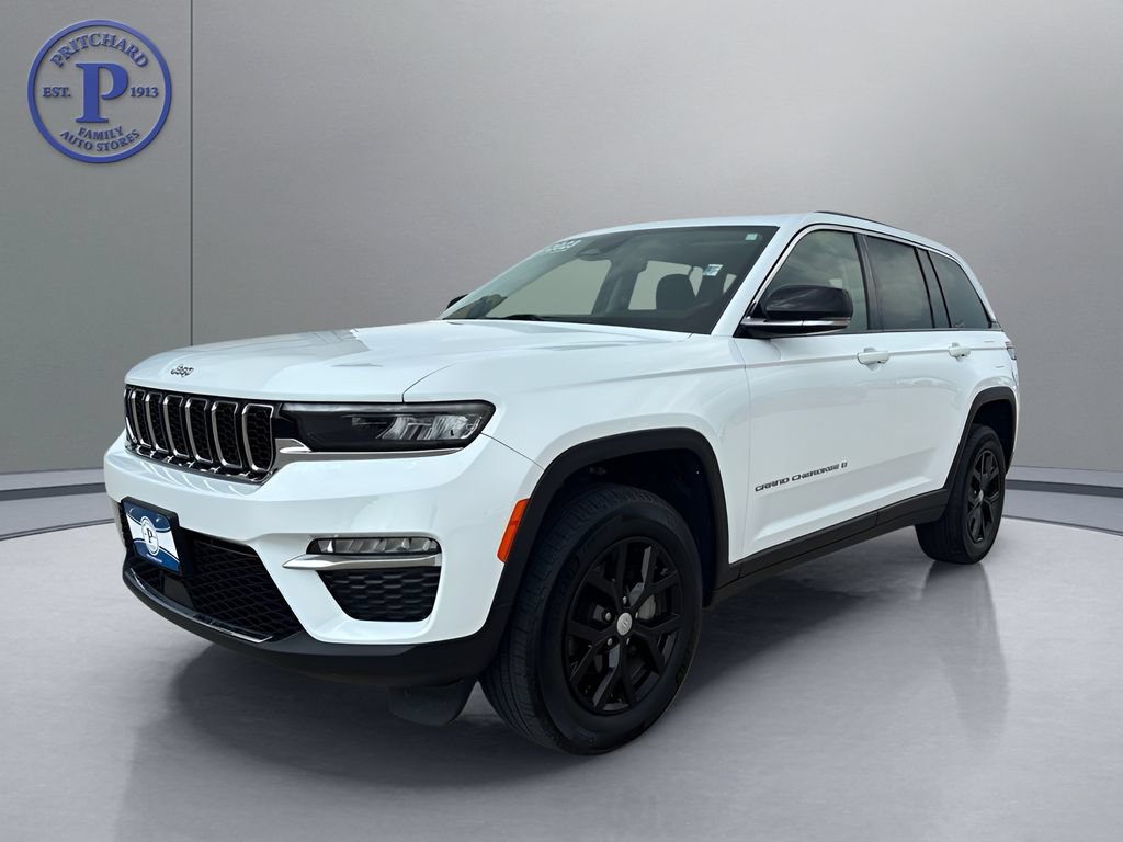 Used 2023 Jeep Grand Cherokee Limited AWD/4WD image 3