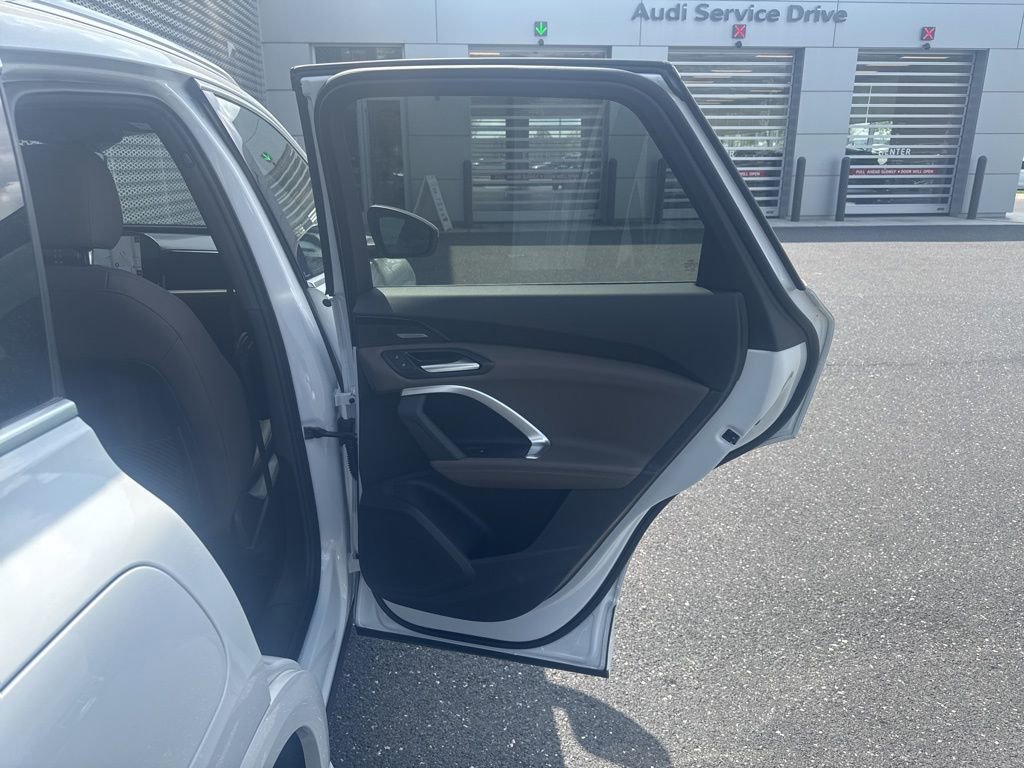 Certified 2025 Audi Q5 Premium w/ Premium Plus AWD/4WD image 15
