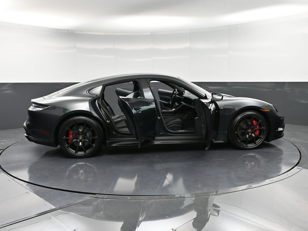 New 2026 Porsche Taycan GTS image 38