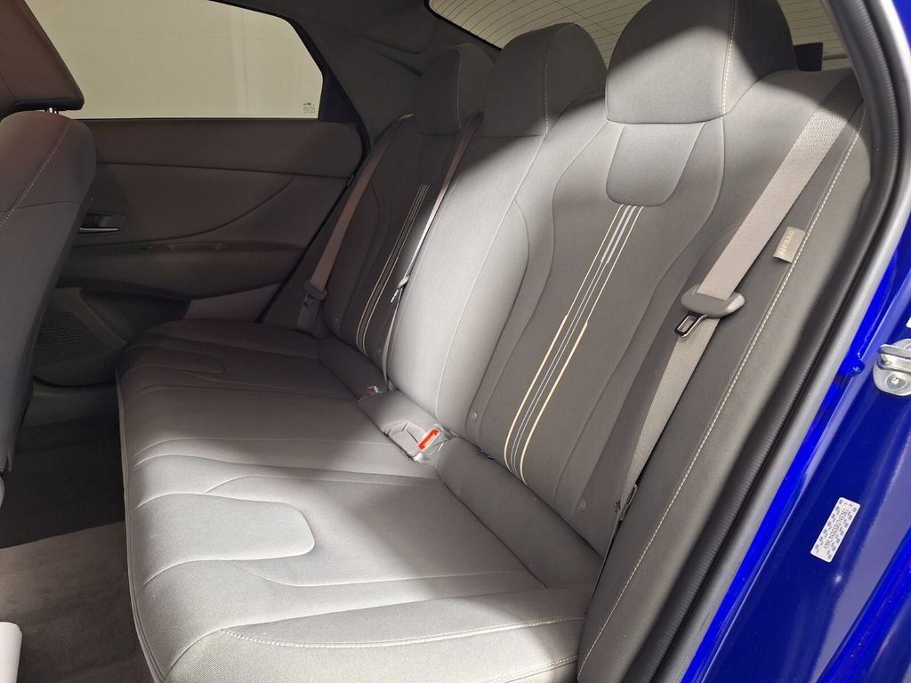 Used 2024 Hyundai Elantra SEL FWD image 12