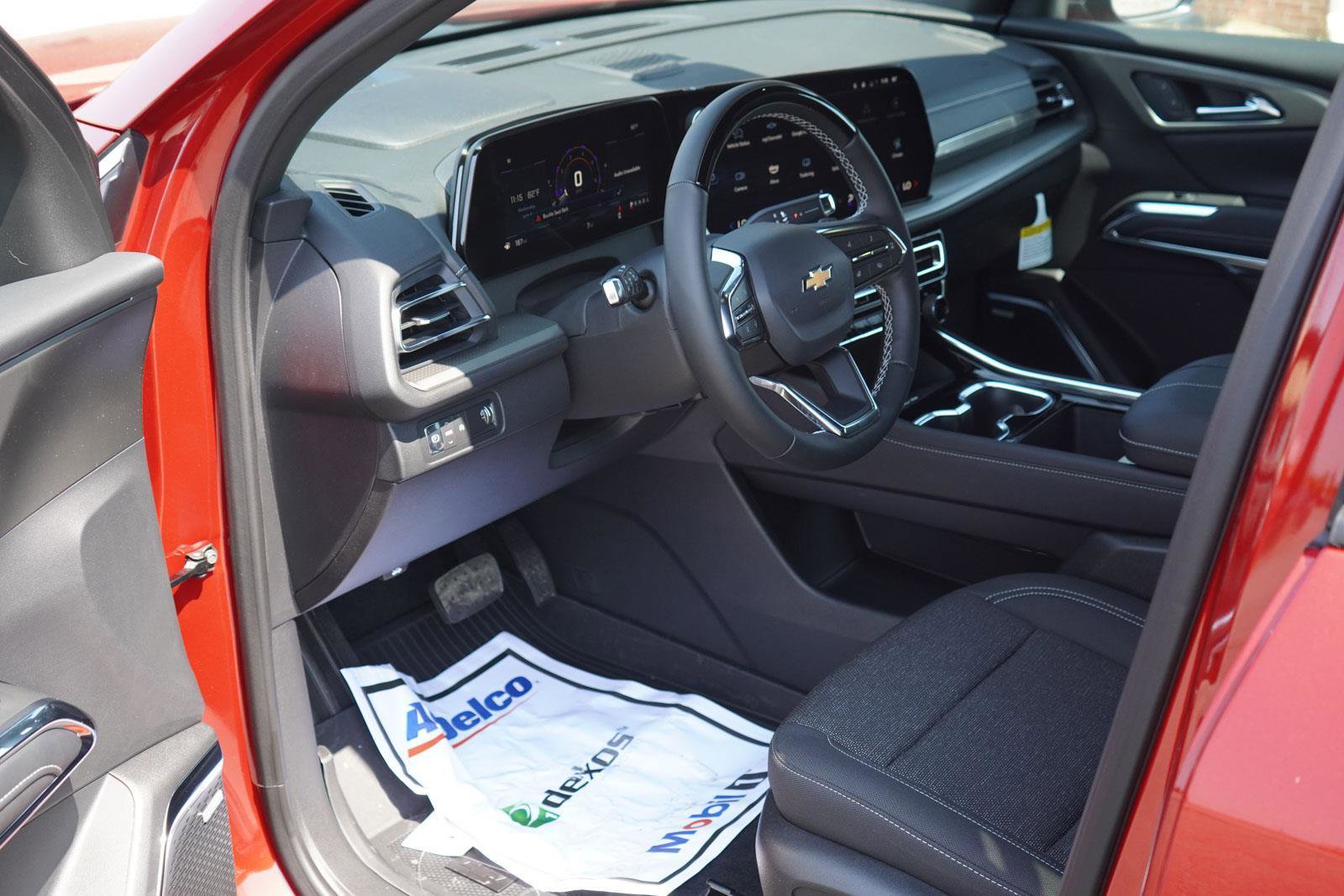 New 2025 Chevrolet Traverse LT w/ Enhanced Driving Package image 24