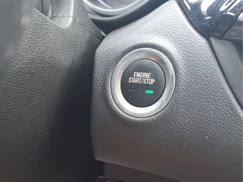 Certified 2020 Buick Envision Essence FWD image 9