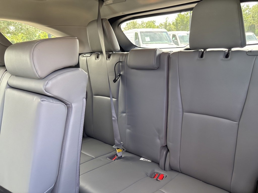 Used 2021 Toyota Highlander XLE image 23