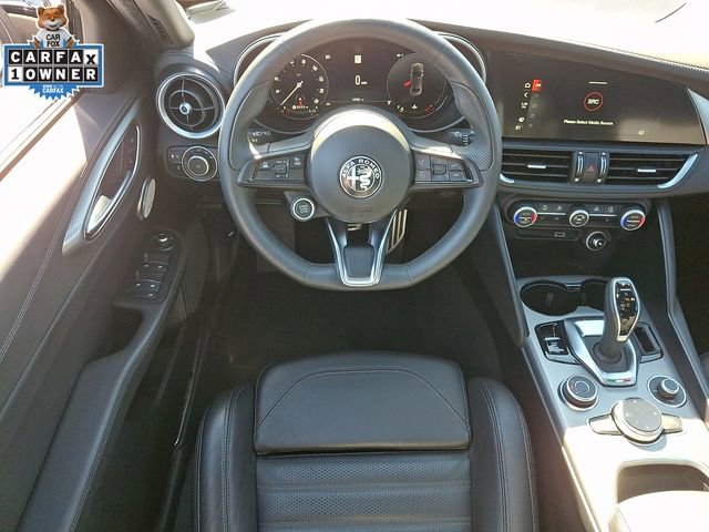 Used 2025 Alfa Romeo Giulia AWD image 12