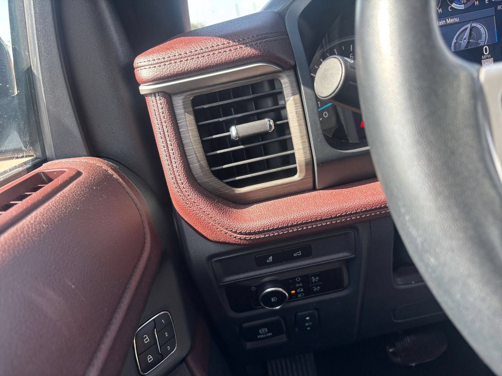 Used 2024 Ford Expedition Limited AWD/4WD image 39