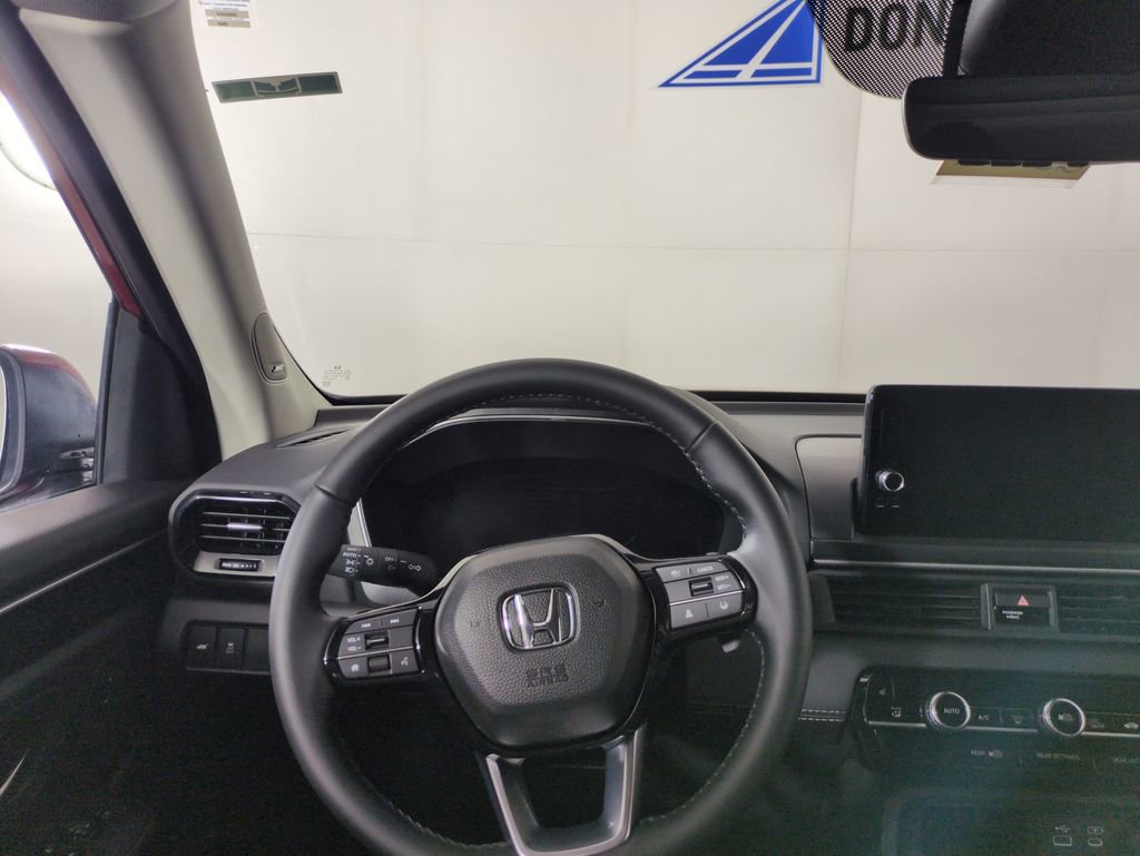 New 2025 Honda Pilot Touring image 13